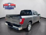 Used 2019 Nissan Titan SV image 3