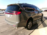 Used 2021 Chrysler Pacifica Touring-L image 5