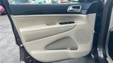 Used 2021 Jeep Grand Cherokee Laredo image 5