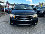 Used 2016 Chrysler Town & Country Touring image 6