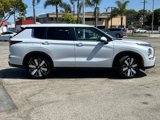 New 2025 Mitsubishi Outlander SE image 3
