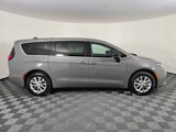 New 2025 Chrysler Pacifica Select image 3