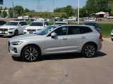 Used 2022 Volvo XC60 B5 Momentum w/ Climate Package image 3