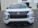 Used 2023 Mitsubishi Outlander SE image 2