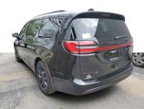 New 2025 Chrysler Pacifica Limited image 3