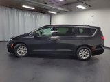 Used 2024 Chrysler Pacifica Touring-L image 5