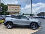 Used 2024 GMC Terrain SLT image 3