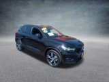 Used 2022 Volvo XC40 T5 R-Design image 3