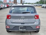 Used 2022 Hyundai Venue SE image 6