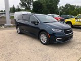 New 2025 Chrysler Pacifica Select image 3