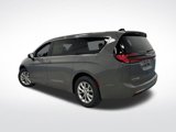 New 2025 Chrysler Pacifica Select image 3