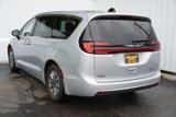 Used 2023 Chrysler Pacifica Touring-L image 4