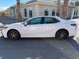 Used 2022 Toyota Camry SE image 2