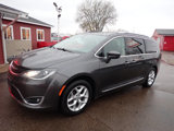 Used 2018 Chrysler Pacifica Touring-L w/ Tire & Wheel Group image 3