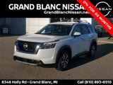New 2025 Nissan Pathfinder SL image 2