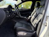 Certified 2024 Porsche Macan image 5