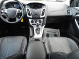 Used 2014 Ford Focus SE w/ Equipment Group 201A image 2
