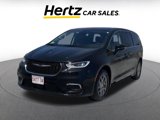Used 2024 Chrysler Pacifica Touring-L image 5