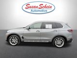 Used 2024 BMW X5 xDrive50e image 2
