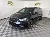 New 2025 Chrysler Pacifica Limited image 4