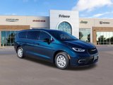 New 2025 Chrysler Pacifica Select image 2