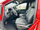 New 2025 Chrysler Pacifica Select image 3