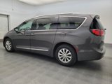 Used 2019 Chrysler Pacifica Touring-L image 3