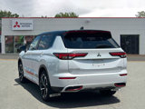Used 2024 Mitsubishi Outlander 4WD Plug-In Hybrid image 4