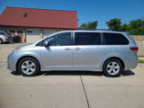 Used 2019 Toyota Sienna LE image 3