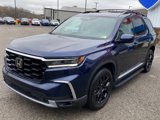 Used 2025 Honda Pilot Touring image 3