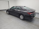 Used 2023 Hyundai Elantra SE image 3