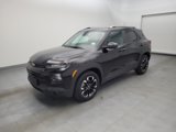 Used 2021 Chevrolet TrailBlazer LT image 2