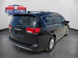 Used 2017 Chrysler Pacifica Touring-L image 3