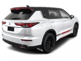 Used 2024 Mitsubishi Outlander SE image 2