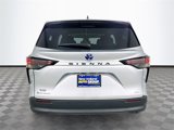 Certified 2025 Toyota Sienna XLE image 6