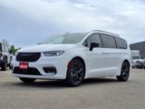 New 2025 Chrysler Pacifica Limited image 6