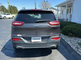 Used 2017 Jeep Cherokee Limited image 6