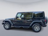 Used 2017 Jeep Wrangler Unlimited Rubicon w/ Connectivity Group image 3