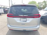 Used 2023 Chrysler Pacifica Limited image 5