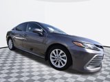 Used 2022 Toyota Camry LE image 3