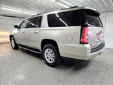Used 2017 GMC Yukon XL SLT image 3