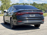 Used 2025 Volkswagen Jetta SE image 3