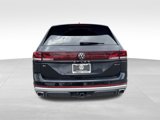 Used 2024 Volkswagen Atlas Peak Edition SE image 4