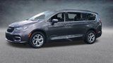 Certified 2022 Chrysler Pacifica Limited image 2