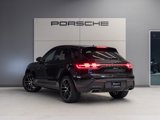 Used 2025 Porsche Macan image 3