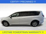 Used 2023 Chrysler Pacifica Touring-L image 2