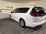 Used 2023 Chrysler Pacifica Touring-L image 6