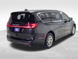 Certified 2023 Chrysler Pacifica Touring-L image 4