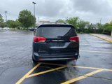 Used 2020 Chrysler Pacifica Touring-L image 4