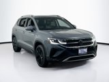Used 2023 Volkswagen Taos SEL image 3